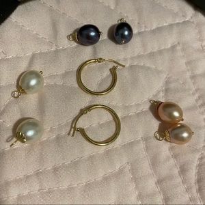 Hoop earrings with pearl charms